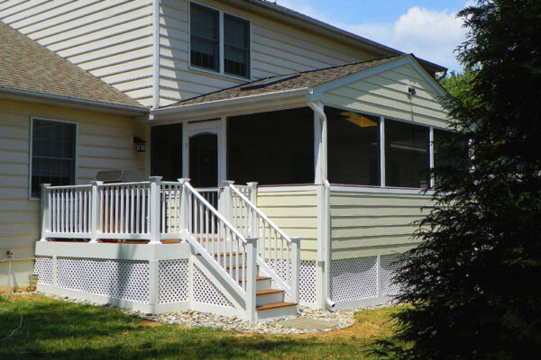 Screened in porch Jane