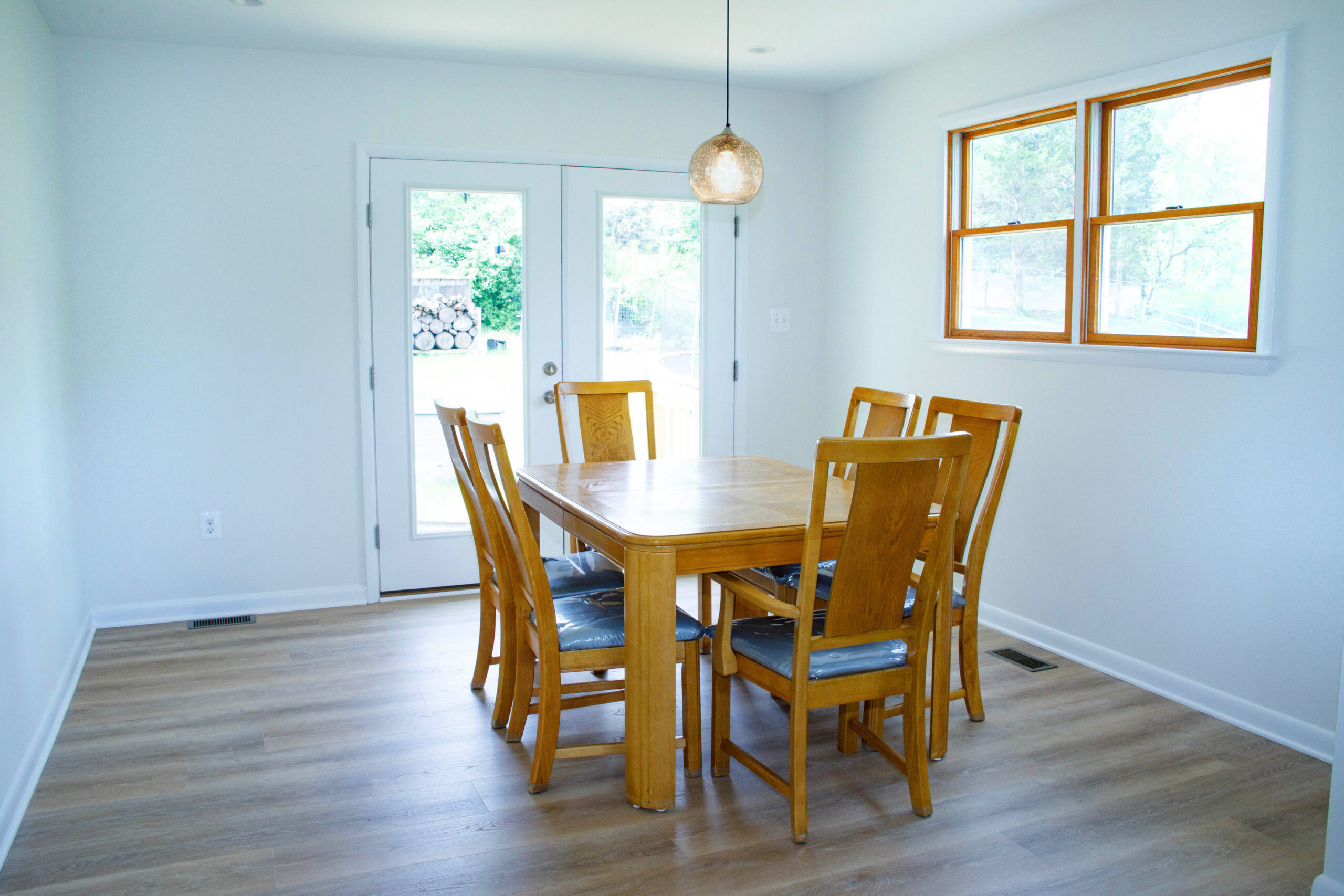 Dining area off the open concept kitchen